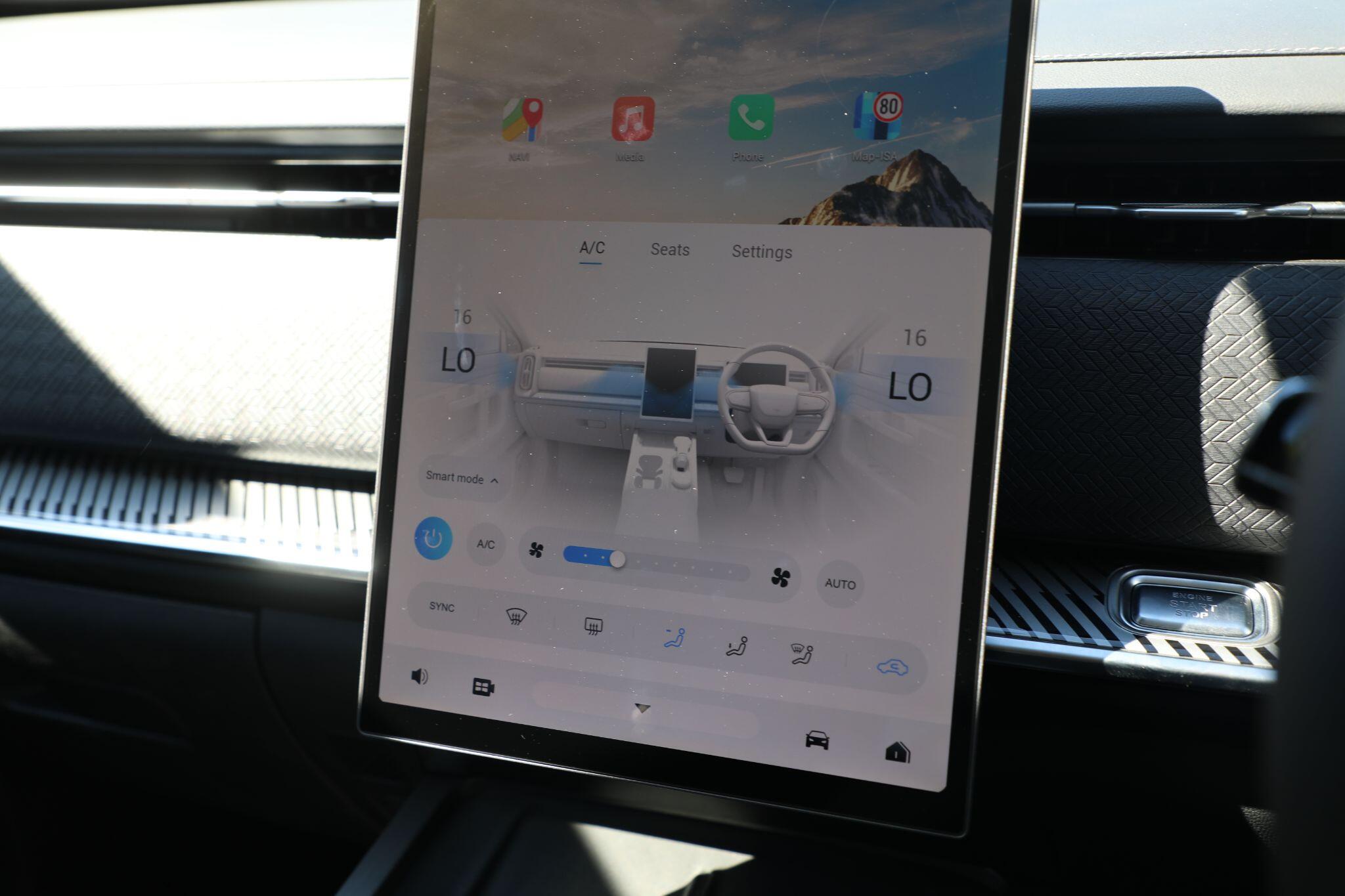Large vehicle image